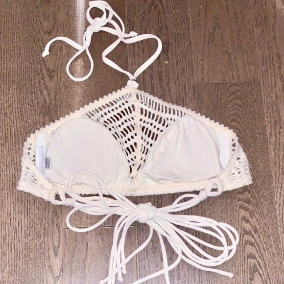 Robin Piccone Halter Bikini Top - Picture 5 of 6